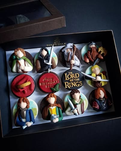 Nephele Cupcake Art salted caramel cupcakes with Lord of the Rings fondant toppers
