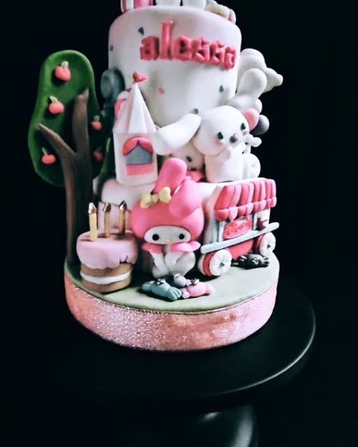 Nephele Cupcake Art mini bouquet — My Melody Sanrio-themed fondant cake